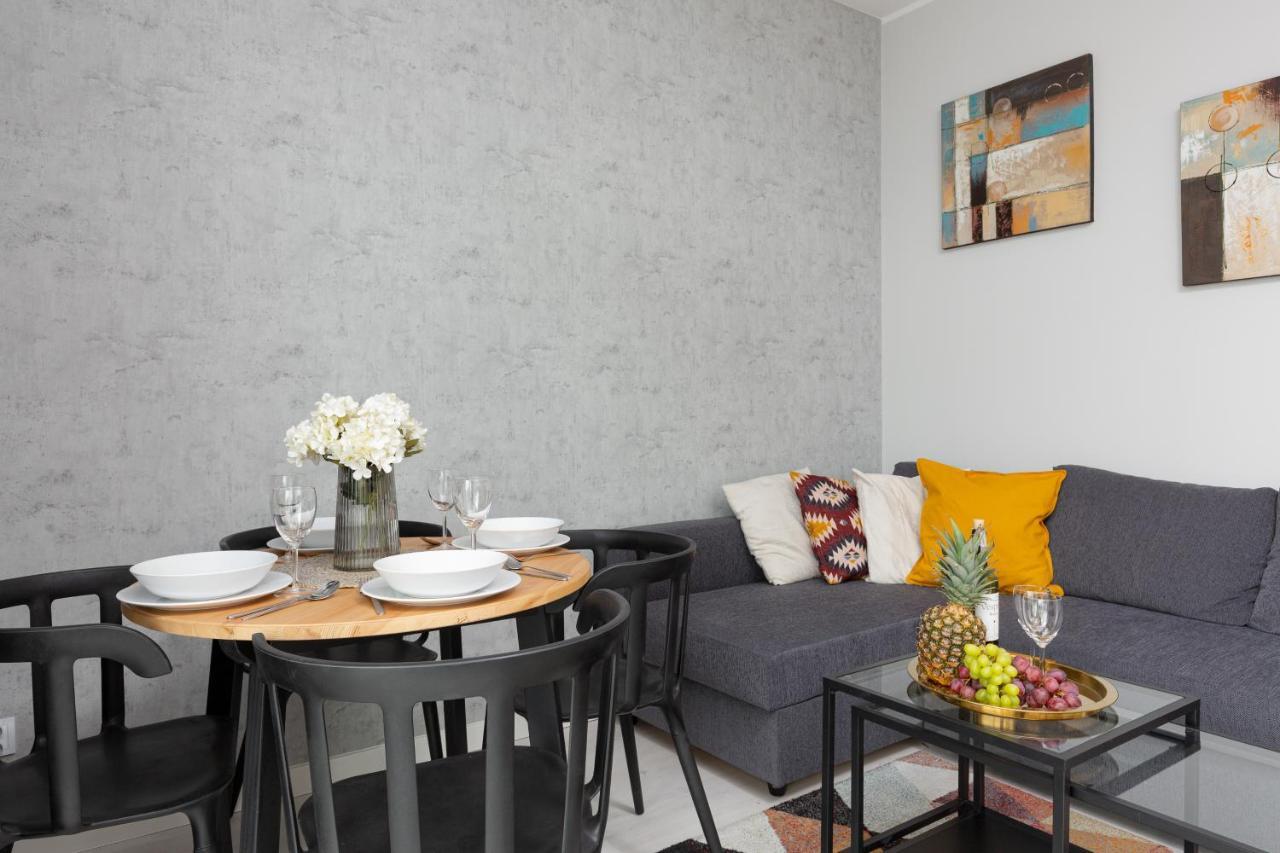 Business Center Apartments Warsaw Wola By Noclegi Renters מראה חיצוני תמונה