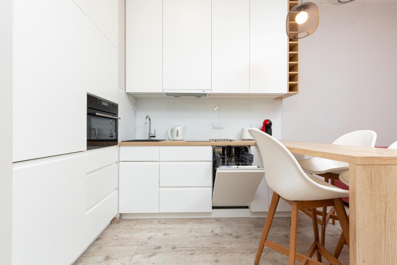 Business Center Apartments Warsaw Wola By Noclegi Renters מראה חיצוני תמונה