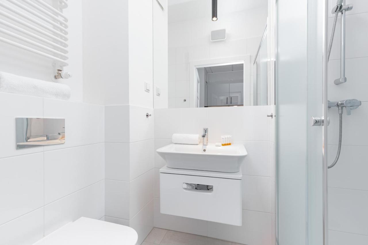 Business Center Apartments Warsaw Wola By Noclegi Renters מראה חיצוני תמונה