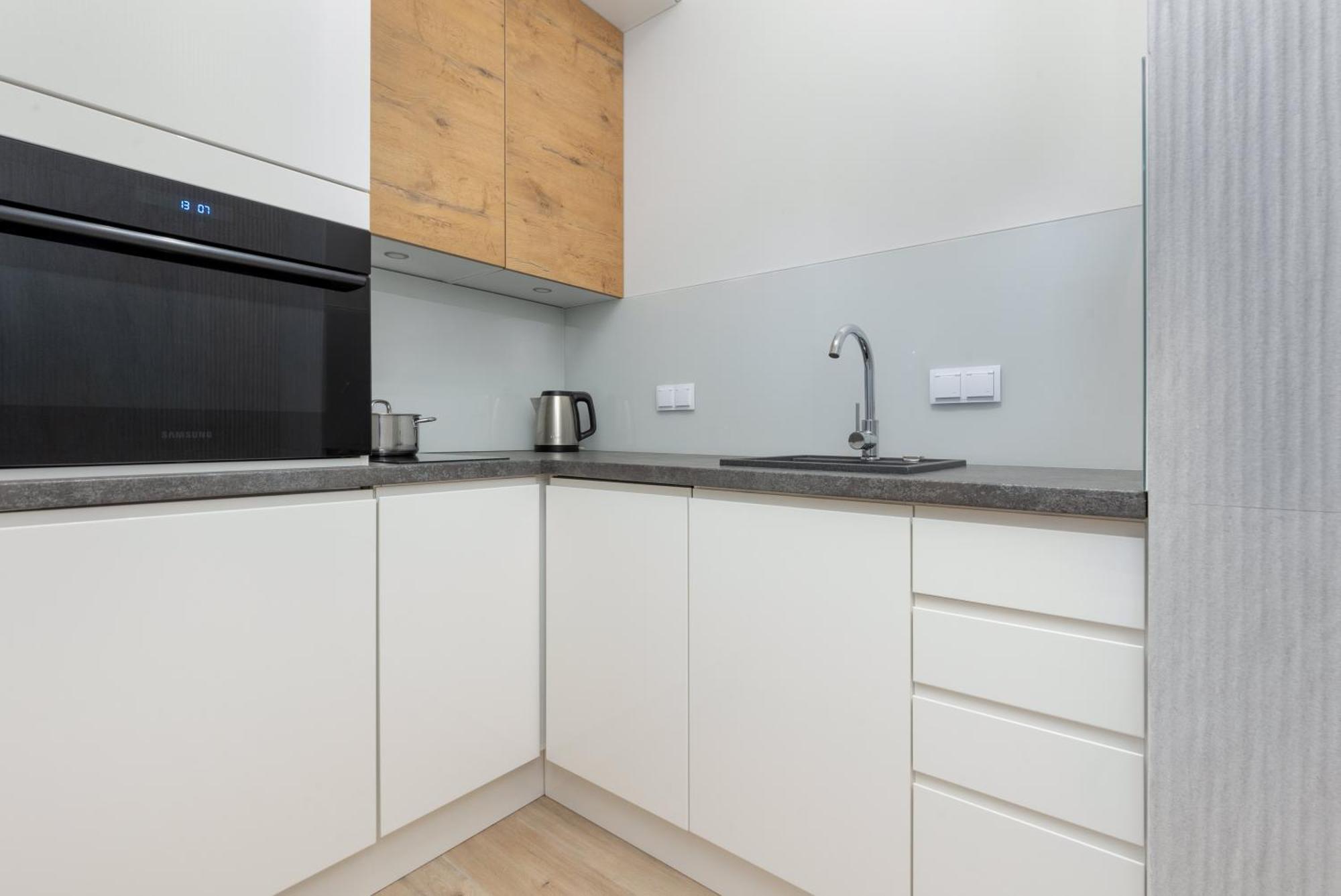 Business Center Apartments Warsaw Wola By Noclegi Renters מראה חיצוני תמונה