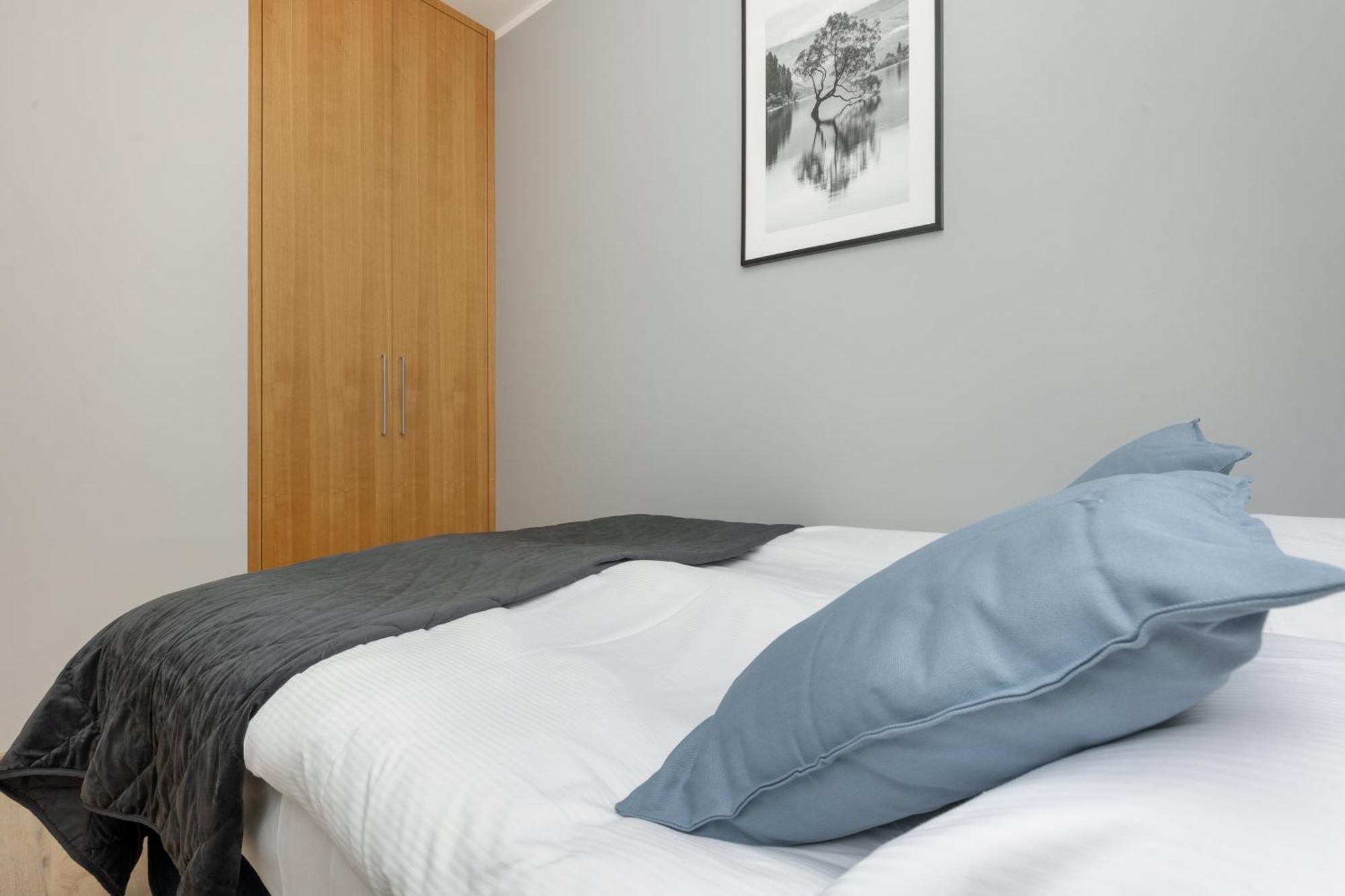Business Center Apartments Warsaw Wola By Noclegi Renters מראה חיצוני תמונה